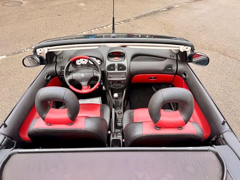 Gebraucht Peugeot 206 CC Platinum 109 PS (80 kW) 2002 Schwarz Cabrio