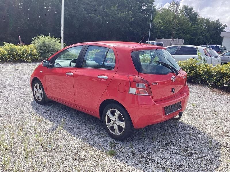 Gebraucht Toyota Yaris 2010 Rot Limousine