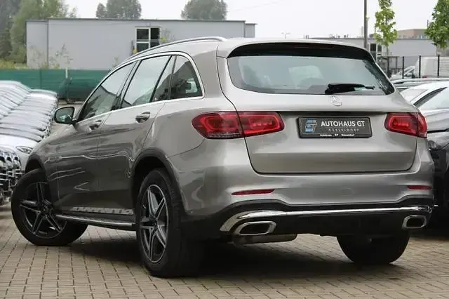 Gebraucht Mercedes GLC400d AMG 330 PS (242 kW) 2022 Mojavesilber SUV
