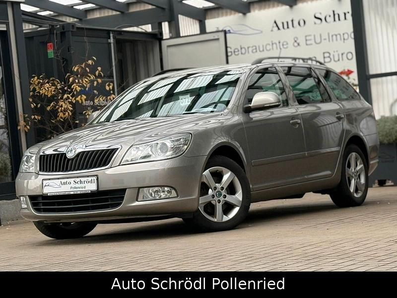 Cappuccinobeige metallic Gebraucht 2013 Skoda Octavia Best of Kombi | 9.480 € (Guter Preis) - Bild 1/4