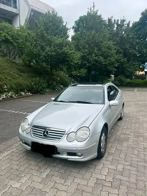 Gebraucht Mercedes C200 163 PS (119 kW) 2003 Silber Coupé