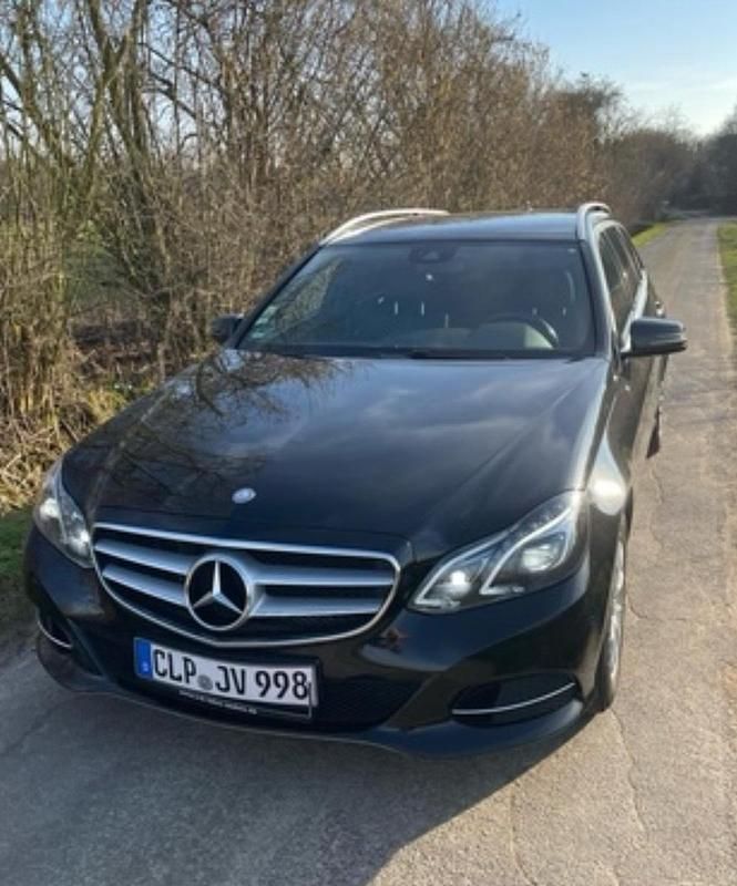 Gebraucht Mercedes E300 231 PS (169 kW) 2015 Schwarz Kombi