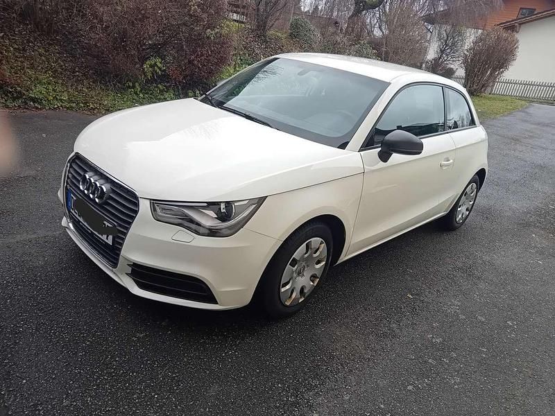 Gebraucht Audi A1 Ambition 86 PS (63 kW) 2011 Weiß Kleinwagen