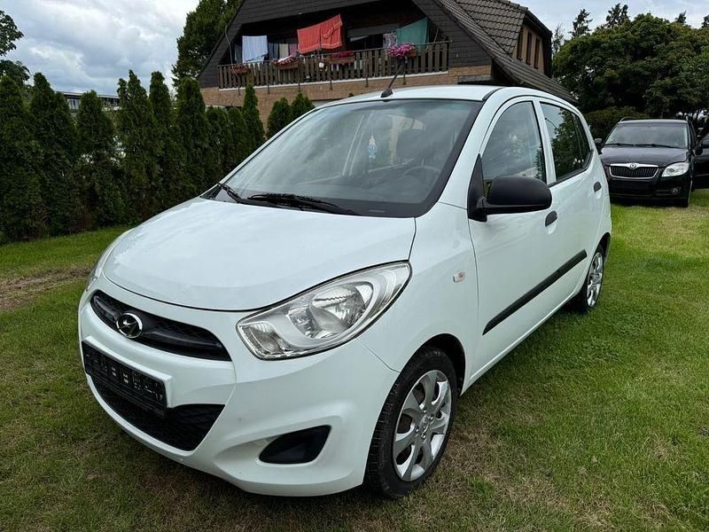 Weiß Gebraucht 2013 Hyundai i10 Classic Kleinwagen | 3.450 € (Fairer Preis) - Bild 1/4