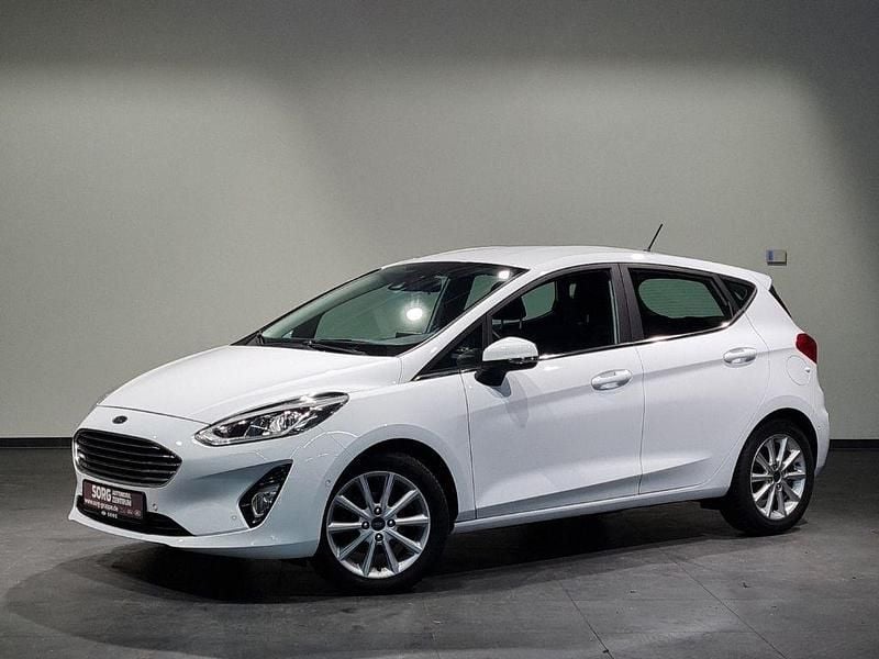 Gebraucht Ford Fiesta Titanium 101 PS (74 kW) 2018 Weiß, frozen white Kleinwagen