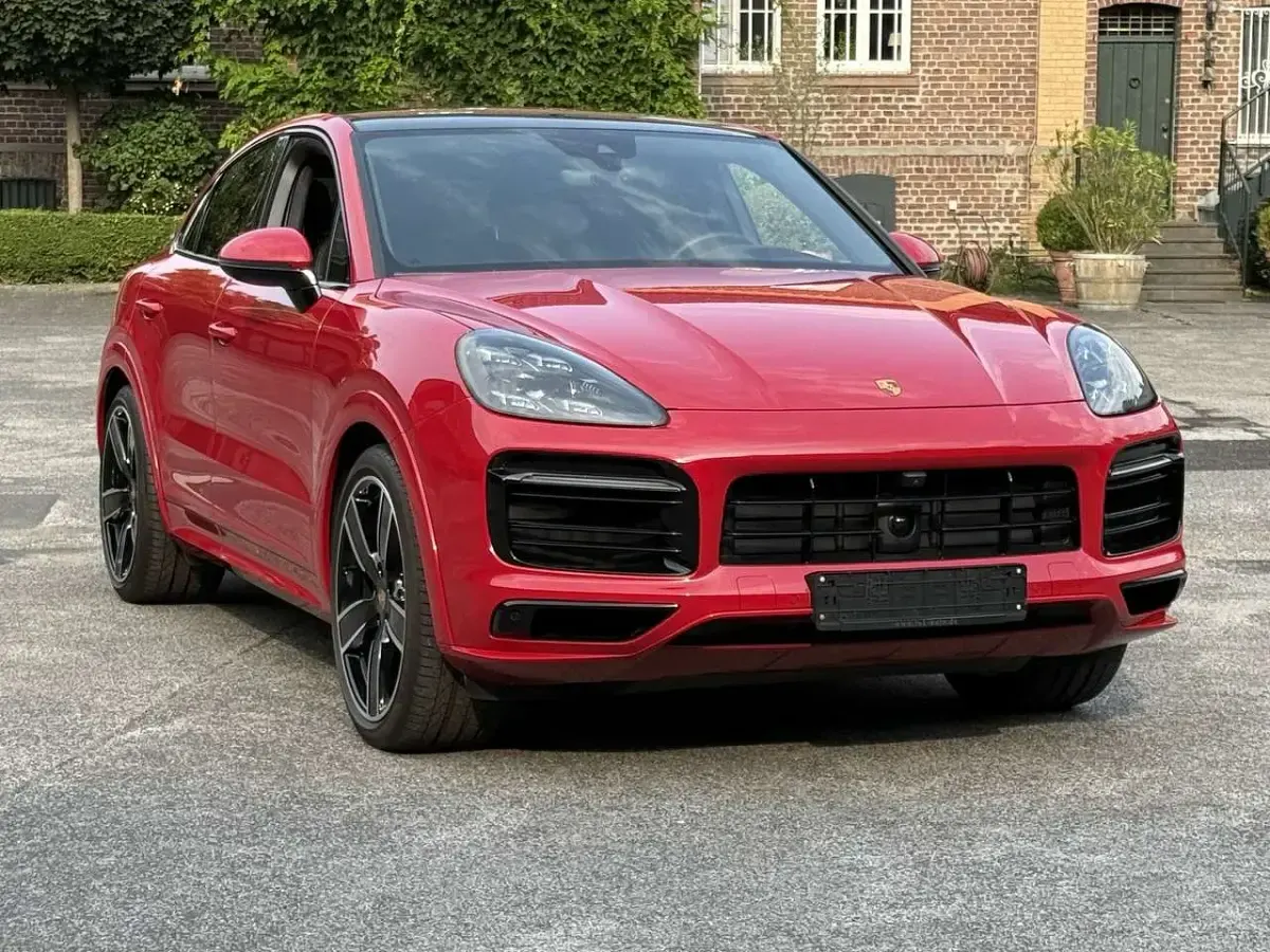 Gebraucht Porsche Cayenne Coupe GTS 460 PS (338 kW) 2023 Rot SUV