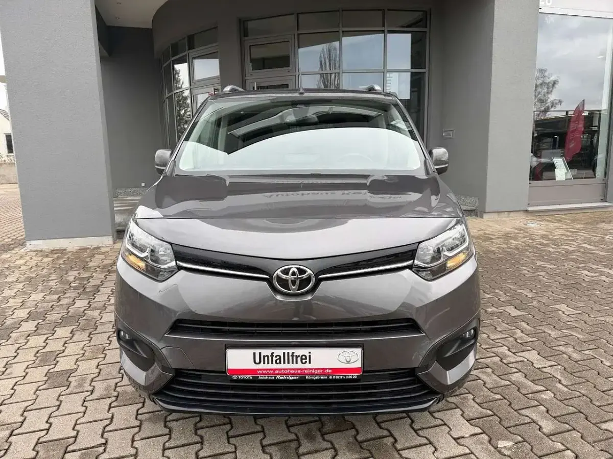 Gebraucht Toyota Proace Verso 110 PS (80 kW) 2021 Marlingrau Kombi