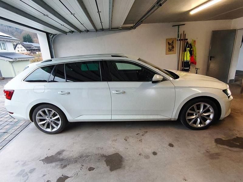 Gebraucht Skoda Superb Style 190 PS (139 kW) 2017 Weiß Kombi