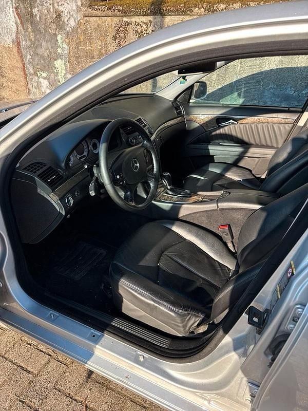 Gebraucht Mercedes E320 224 PS (164 kW) 2006 Grau Limousine