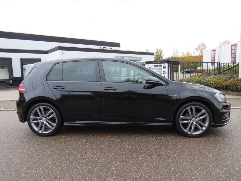 Gebraucht VW Golf VII LOUNGE 110 PS (80 kW) 2015 Schwarz Limousine