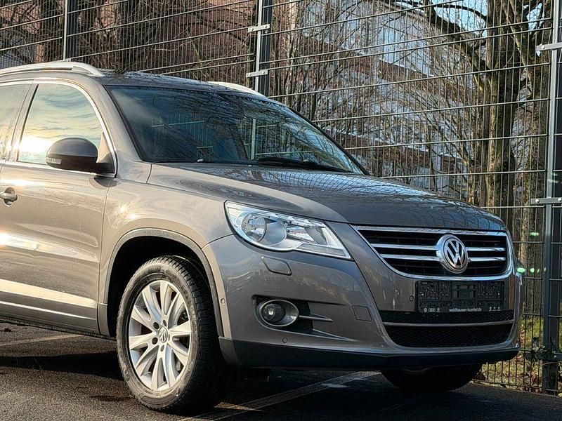 Grau Gebraucht 2009 VW Tiguan SUV | 8.490 € (Guter Preis) - Bild 1/4