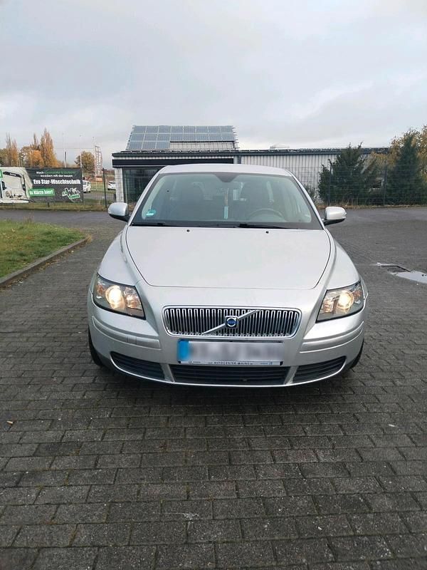 Grau Gebraucht 2007 Volvo V50 Kombi | 2.700 € (Fairer Preis) - Bild 1/4