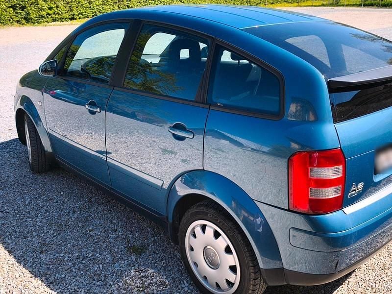 Second-hand Audi A2 75 CP (55 kW) 2002 Albastru Hatchback