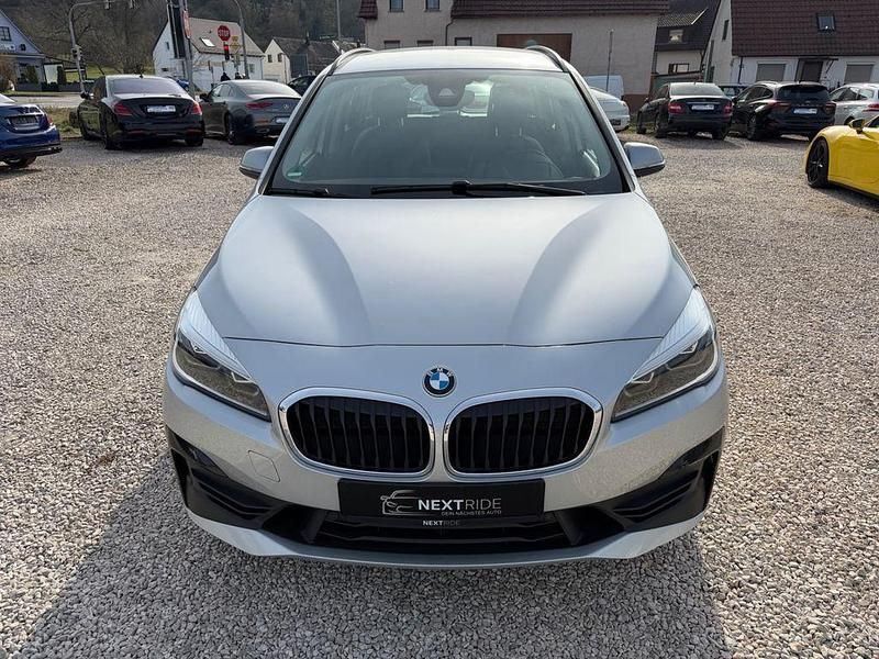 Gebraucht BMW 220 Gran Tourer Advantage 190 PS (139 kW) 2021 Silber Van / Kleinbus