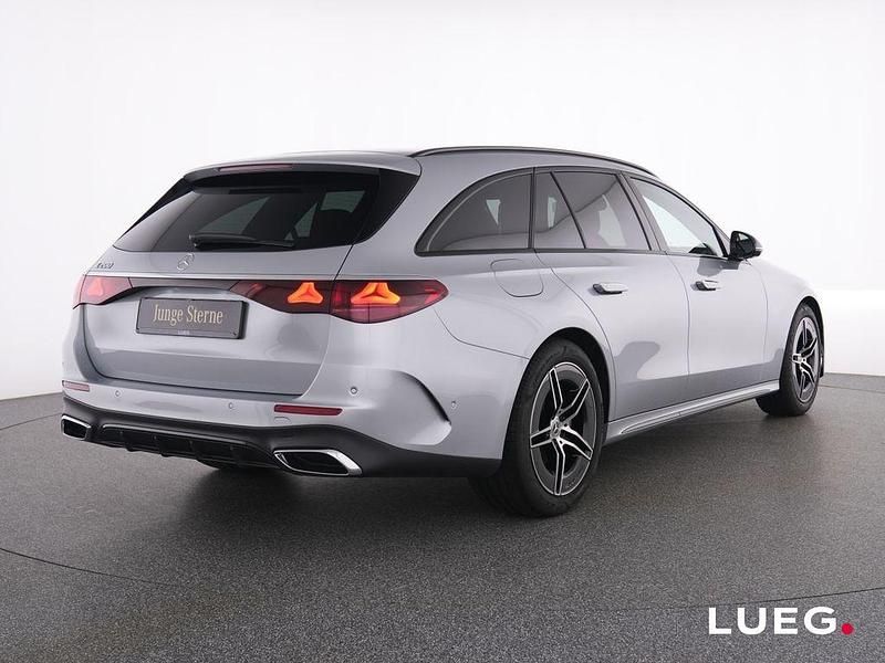 Gebraucht Mercedes E200 AMG 204 PS (150 kW) 2025 Silber Limousine