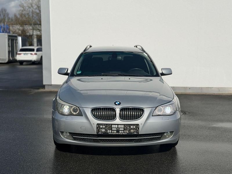 Gebraucht BMW 525 Advantage 197 PS (144 kW) 2007 Silber Kombi