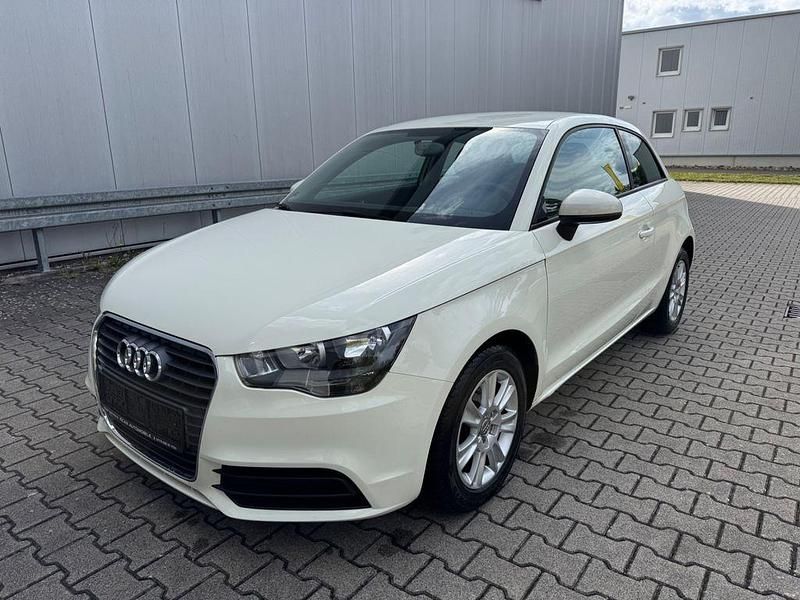 Weiß Gebraucht 2011 Audi A1 Attraction Kleinwagen | 5.450 € (Fairer Preis) - Bild 1/4
