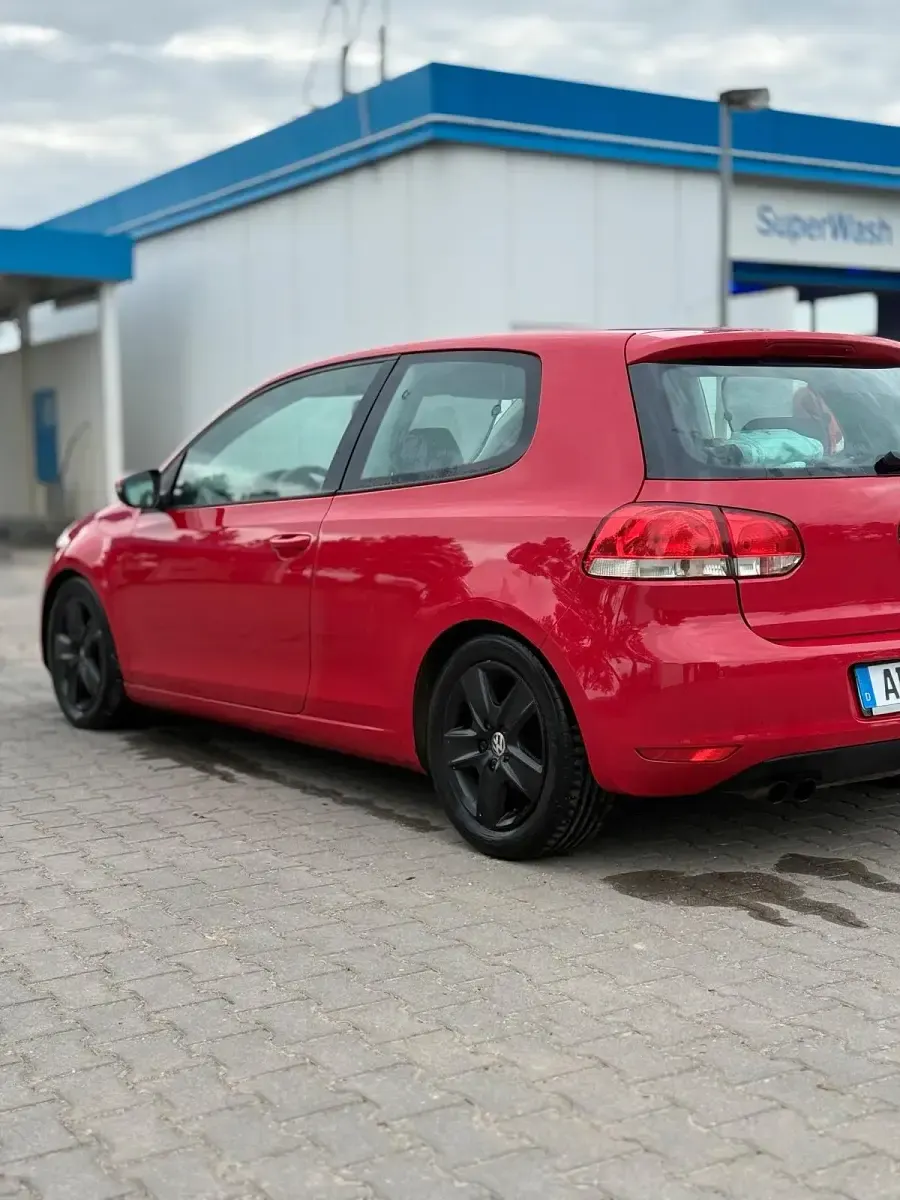 Gebraucht VW Golf 122 PS (89 kW) 2009 Rot Coupé