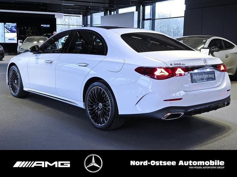 Gebraucht Mercedes E300 AMG 313 PS (230 kW) 2025 Unilack polarweiß Limousine