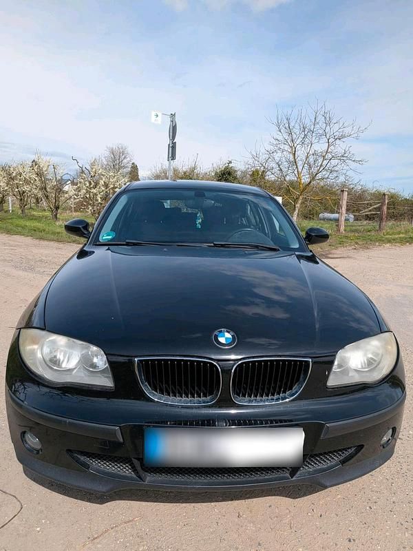 Gebraucht BMW 118 122 PS (89 kW) 2006 Schwarz Kleinwagen