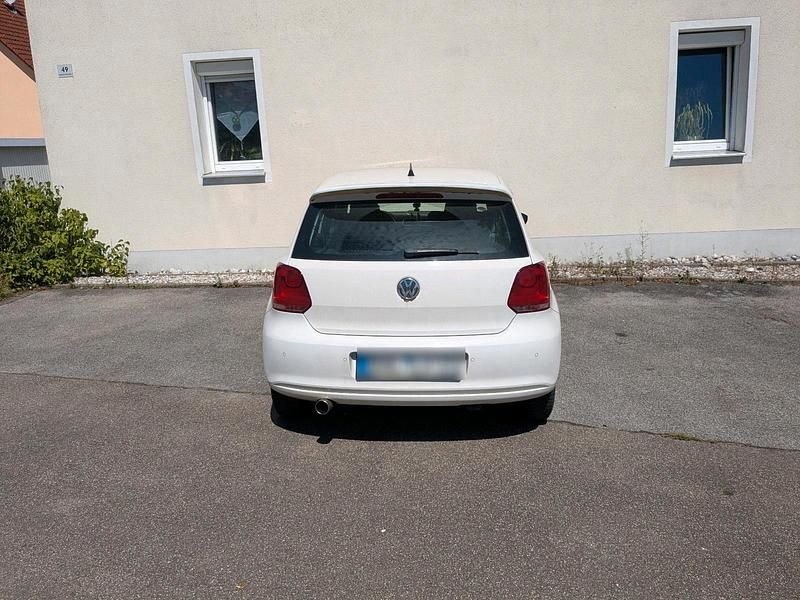 Weiß Gebraucht 2013 VW Polo Kleinwagen | 3.700 € (Superpreis) - Bild 1/4