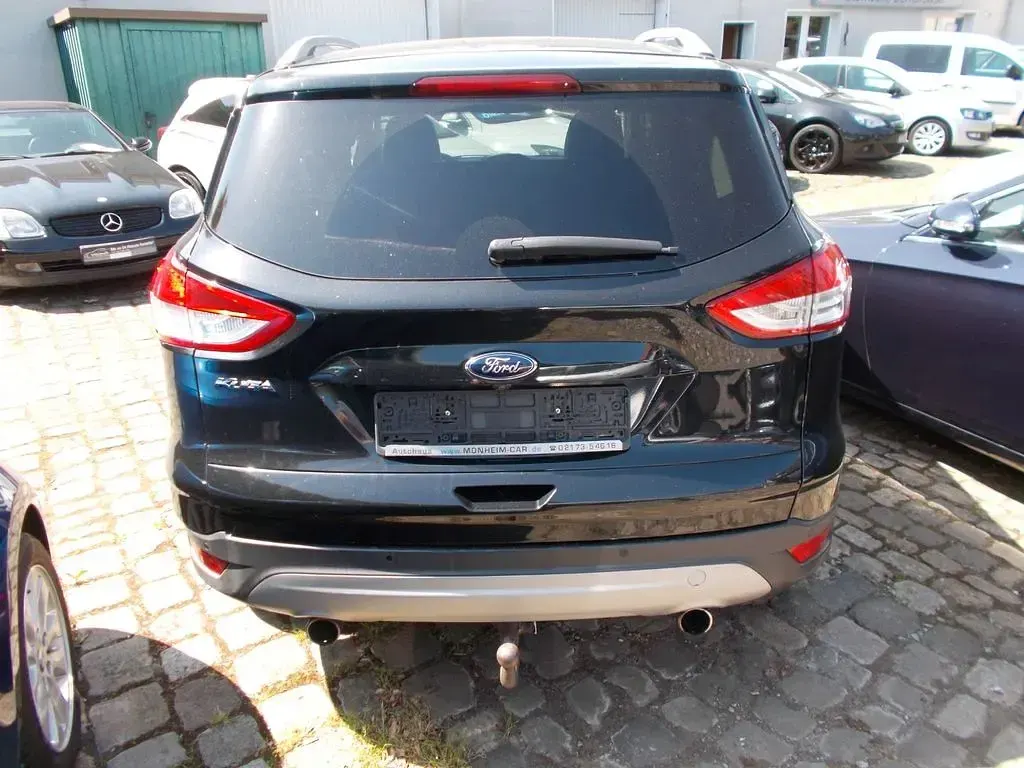 Gebraucht Ford Kuga Titanium 163 PS (119 kW) 2013 Schwarz SUV
