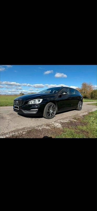 Second-hand Volvo V60 150 CP (110 kW) 2016 Negru Break