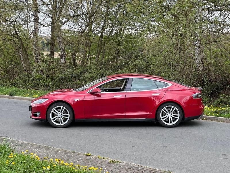 Gebraucht Tesla Model S 309 kW (421 PS) 2013 Rot Kleinwagen