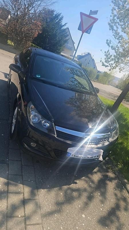 Gebraucht Opel Astra GTC 116 PS (85 kW) 2009 Schwarz Kleinwagen