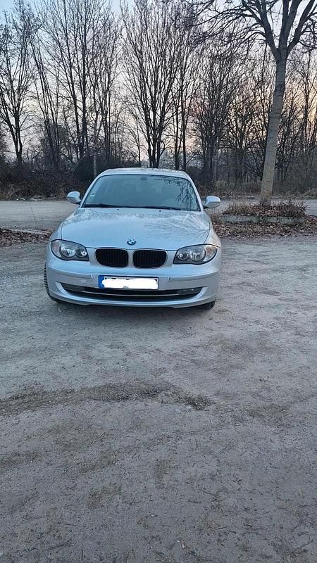 Gebraucht BMW 116 122 PS (89 kW) 2010 Silber Kleinwagen