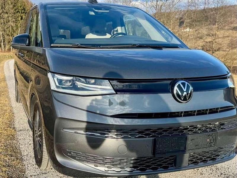 Gebraucht VW Multivan Edition 150 PS (110 kW) 2022 Grau Van / Kleinbus