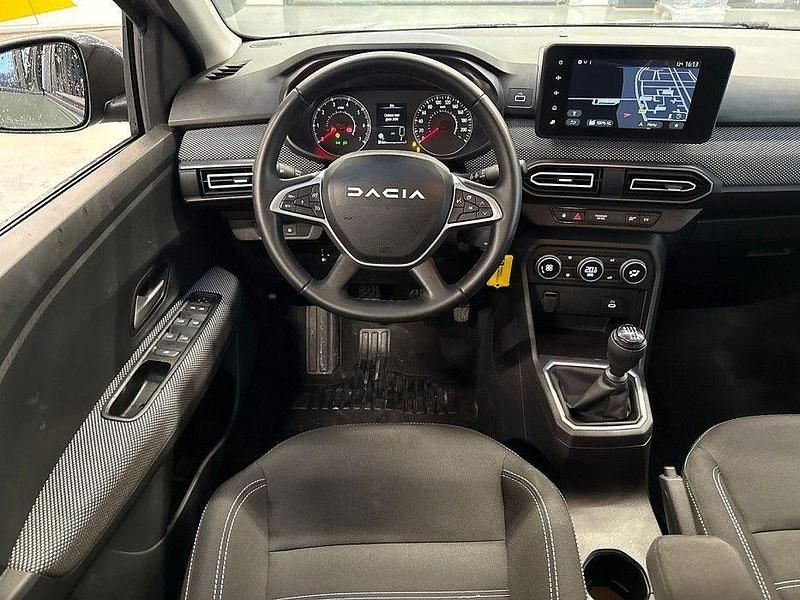 Gebraucht Dacia Jogger Expression 101 PS (74 kW) 2025 Grün Van / Kleinbus