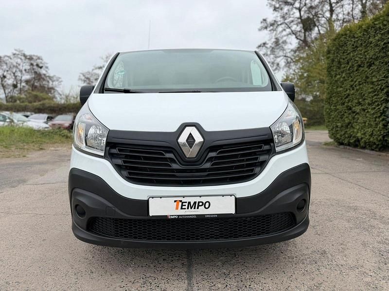 Gebraucht Renault Trafic Komfort 95 PS (69 kW) 2017 Weiß Van / Kleinbus
