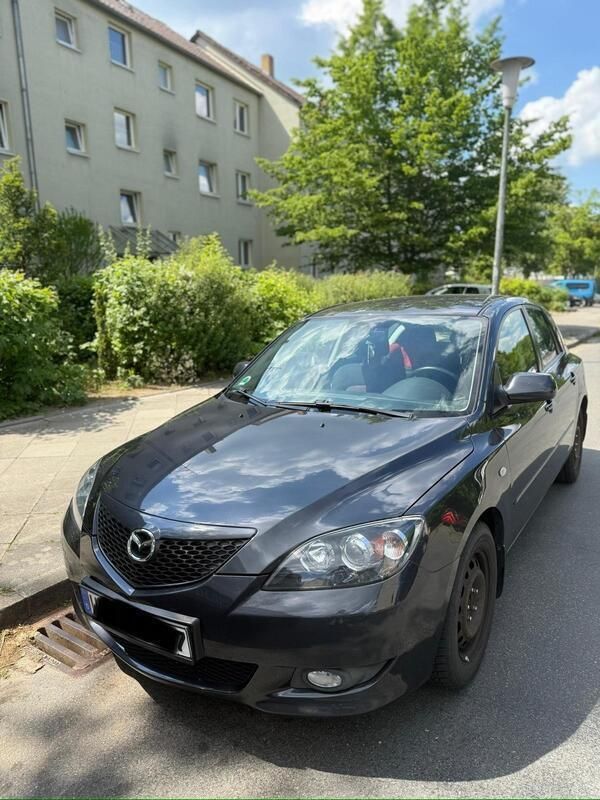 Grau Gebraucht 2006 Mazda 3 Limousine | 800 € - Bild 1/4