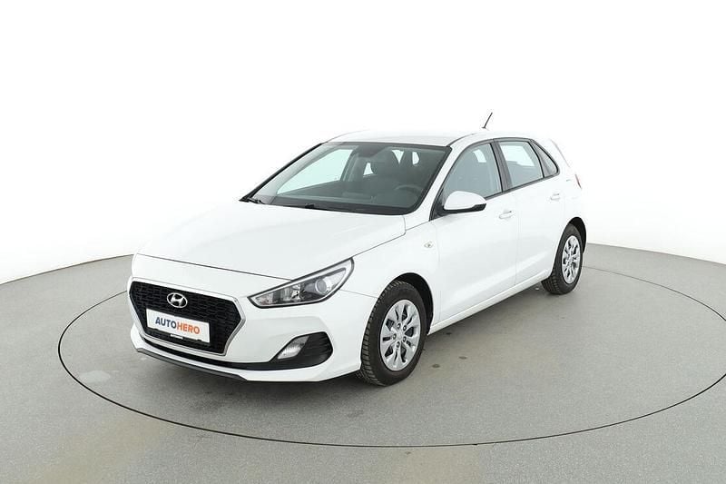 Gebraucht Hyundai i30 Pure 99 PS (72 kW) 2019 Limousine