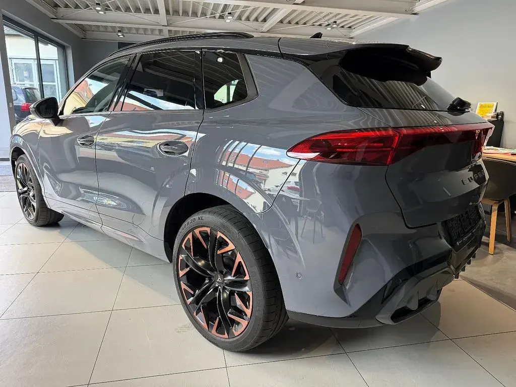 Używany Cupra Terramar VZ 265 KM (194 kW) 2025 Szary SUV