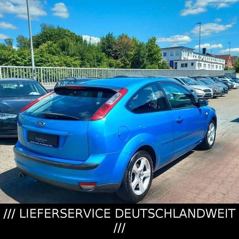 Gebraucht Ford Focus Titanium 116 PS (85 kW) 2005 Blau Limousine