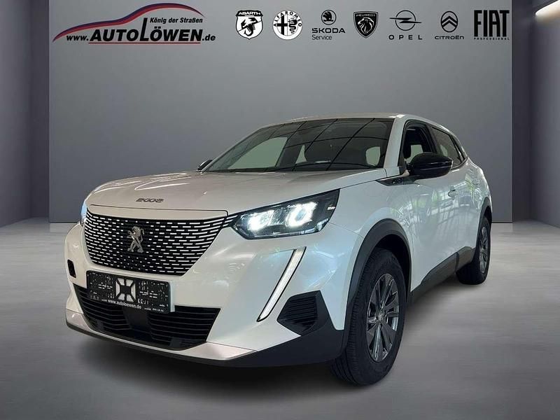 Perlmutt weiss Gebraucht 2022 Peugeot e-2008 Active SUV | 19.689 € (Fairer Preis) - Bild 1/4