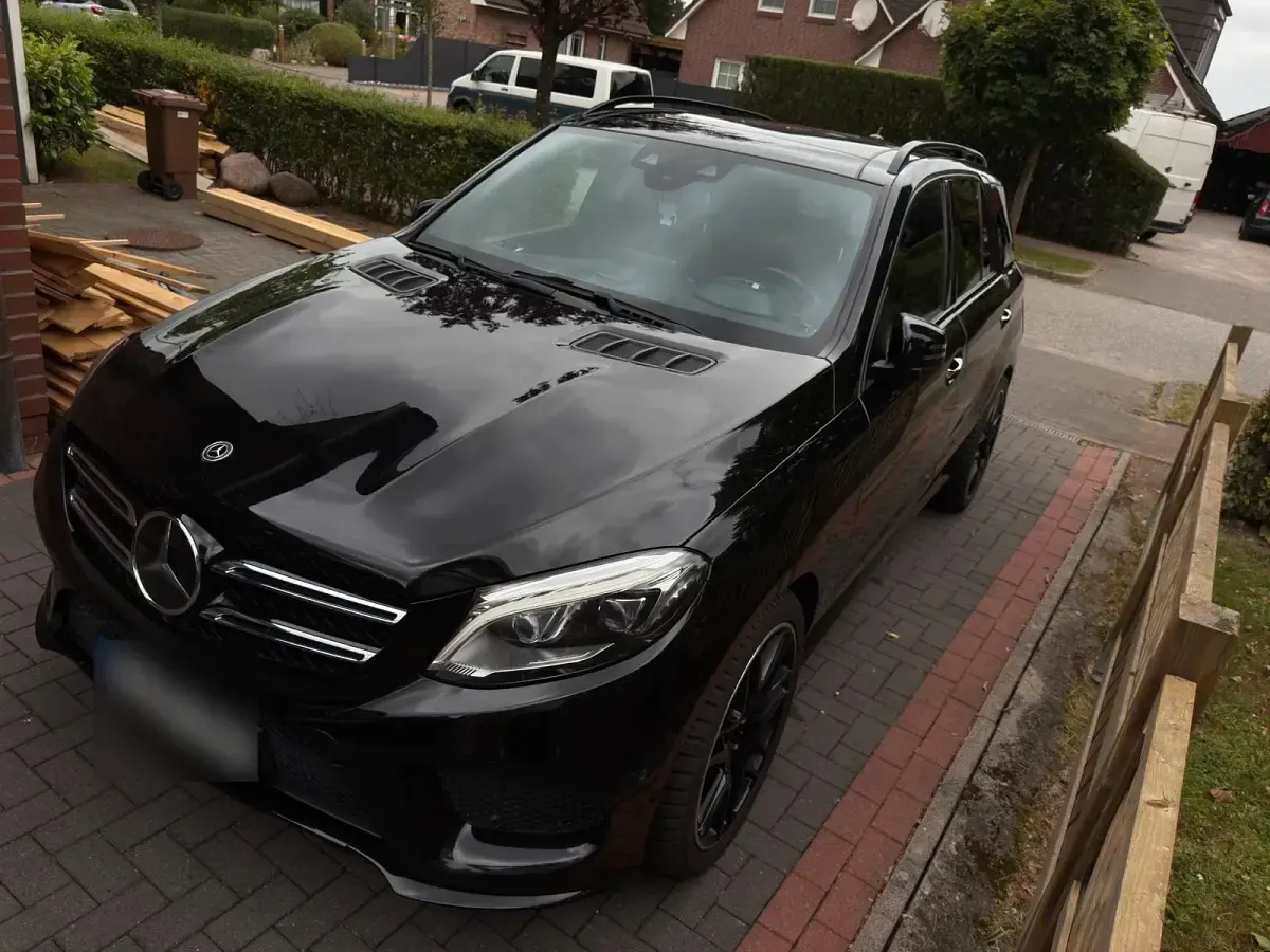 Gebraucht Mercedes GLE400 333 PS (244 kW) 2016 Schwarz SUV