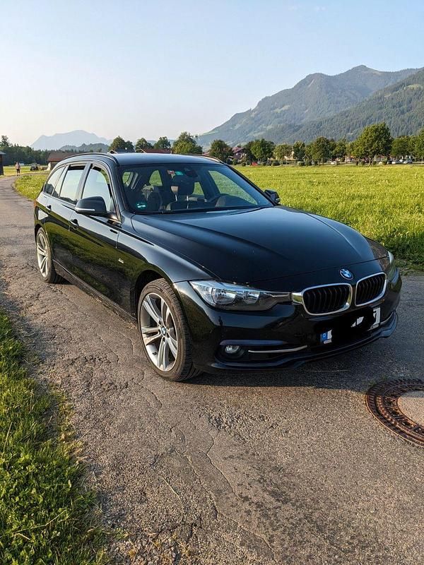Schwarz Gebraucht 2017 BMW 330 Sport Line Kombi | 14.000 € (Fairer Preis) - Bild 1/4