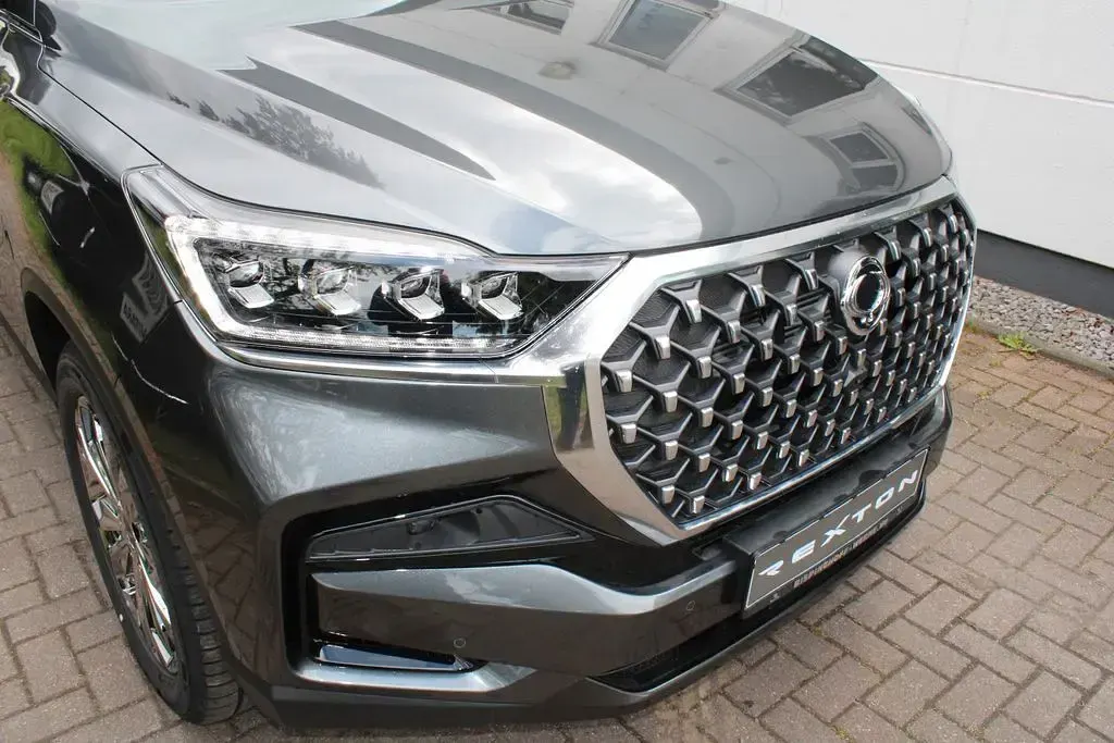 Neu KGM Rexton 203 PS (149 kW) 2026 Grau SUV