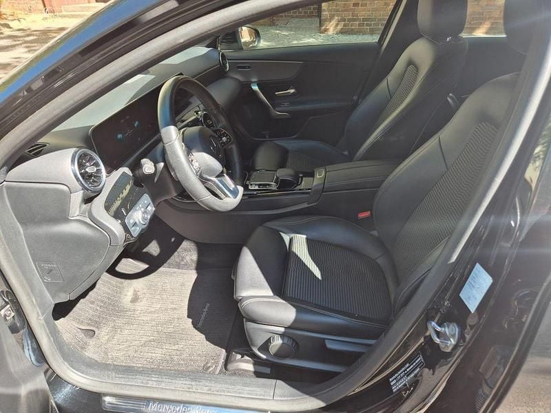 Gebraucht Mercedes A200 Progressive 163 PS (119 kW) 2018 Schwarz Limousine