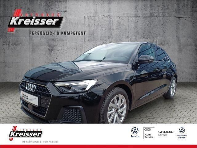 Schwarz (mythosschwarz metallic) Gebraucht 2025 Audi A1 Sportback Advanced Kleinwagen | 27.450 € (Fairer Preis) - Bild 1/4