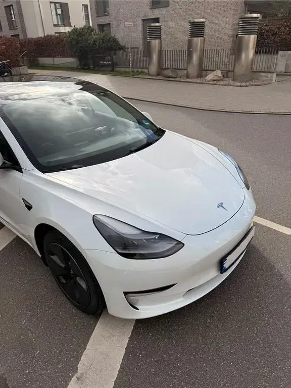 Gebraucht Tesla Model 3 Long Range RWD 208 kW (283 PS) 2023 Weiß Limousine