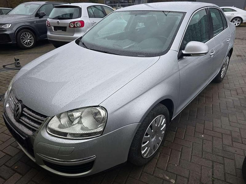 Reflexsilber metallic Gebraucht 2006 VW Jetta Comfortline Limousine | 4.600 € (Fairer Preis) - Bild 1/4