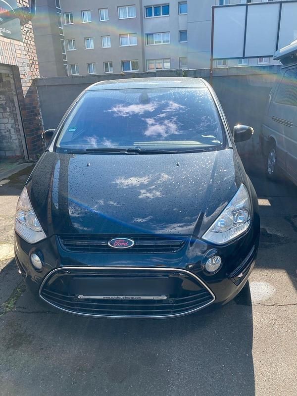 Schwarz Gebraucht 2011 Ford S-MAX S Van / Kleinbus | 9.300 € - Bild 1/4