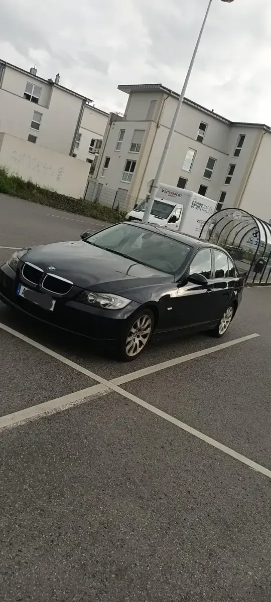 Używany BMW 318 143 KM (105 kW) 2008 Niebieski Sedan/Limuzyna
