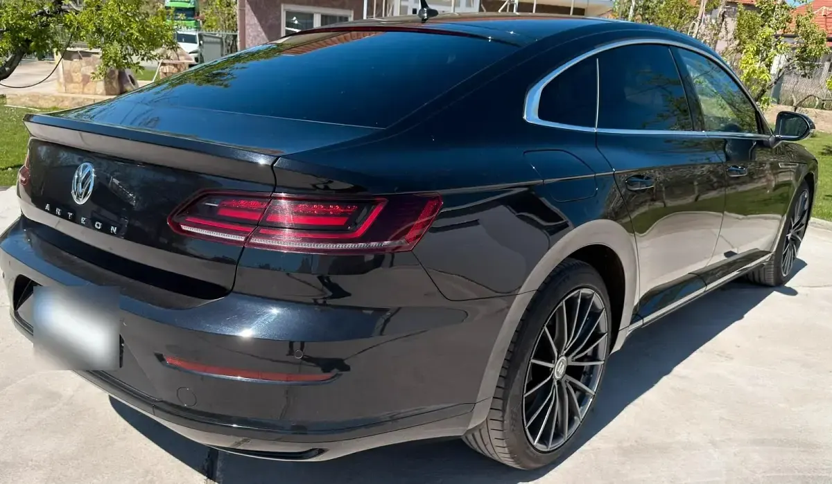 Gebraucht VW Arteon 150 PS (110 kW) 2018 Schwarz Kleinwagen