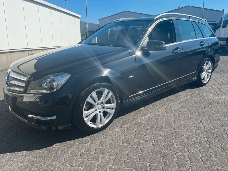Schwarz Gebraucht 2012 Mercedes C180 Limousine | 9.401 € (Fairer Preis) - Bild 1/4