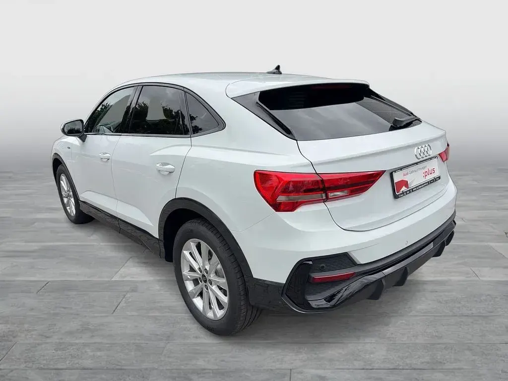 Gebraucht Audi Q3 Sportback S-Line 150 PS (110 kW) 2025 Gletscherweiß metallic SUV